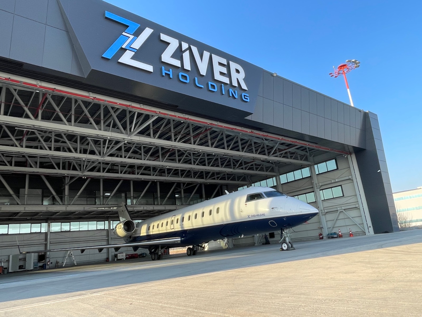 ZİVER AİR’DEN TAHLİYE UÇUŞU YAPAN ÖZEL JETLERE HANGARDA KONAKLAMA İMKÂNI