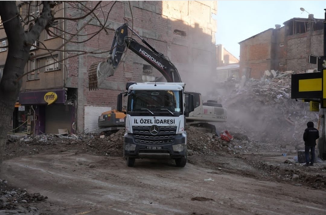 Gazi Caddesi ve Hürriyet Caddesi Yarın (14 Şubat’ta) Trafiğe Açılıyor