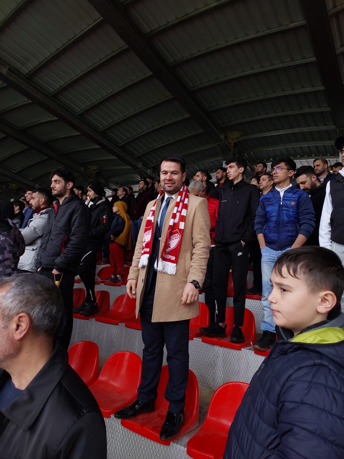 DEVA PARTİSİ ADAY ADAYI GÜR, ELAZIĞSPOR’UN MAÇINI TRİBÜNLERDEN İZLEDİ