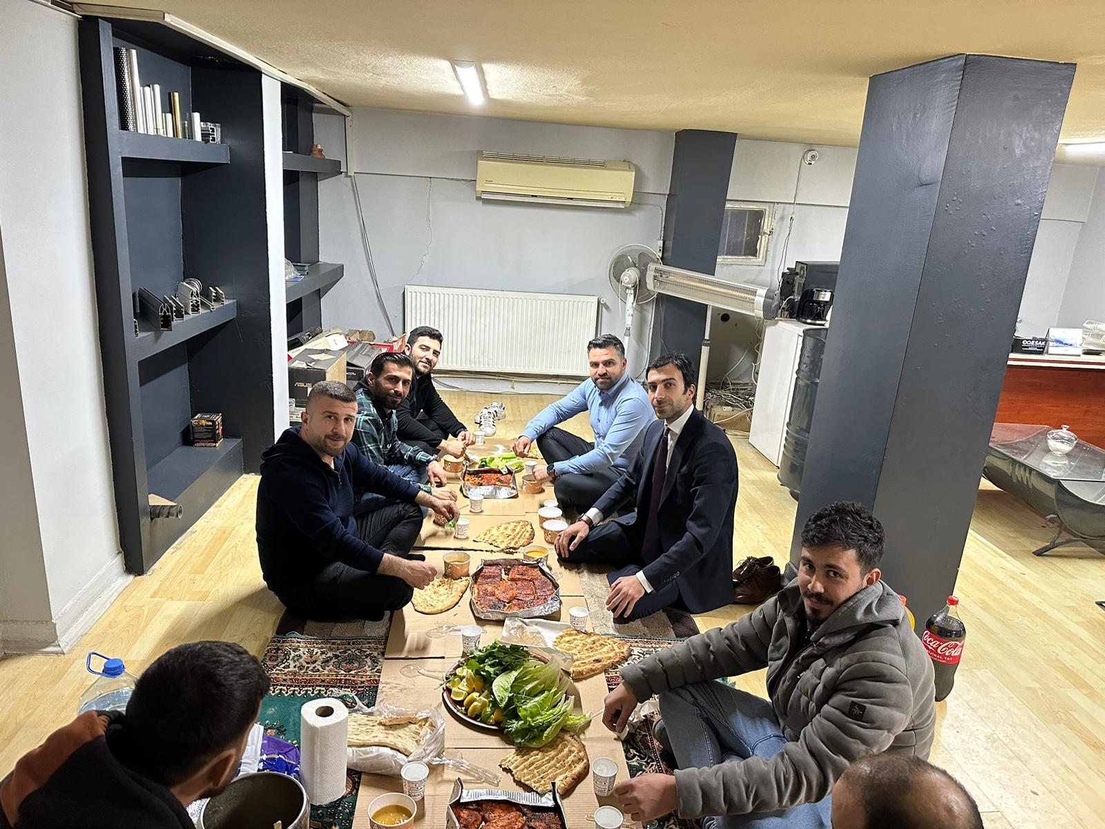 Deva Partisi milletvekili Aday Adayı Ceylan  seçim gezilerine devam ediyor.Elazığ esnafın iftarına misafiri oldu.