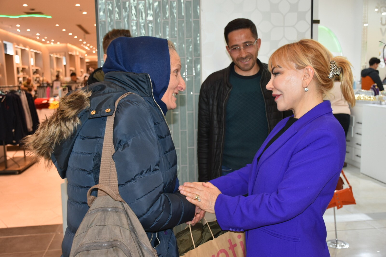 ELAZIĞ’IN TEK BAĞIMSIZ KADIN ADAYINA DESTEK ÇIĞ GİBİ BÜYÜYOR  