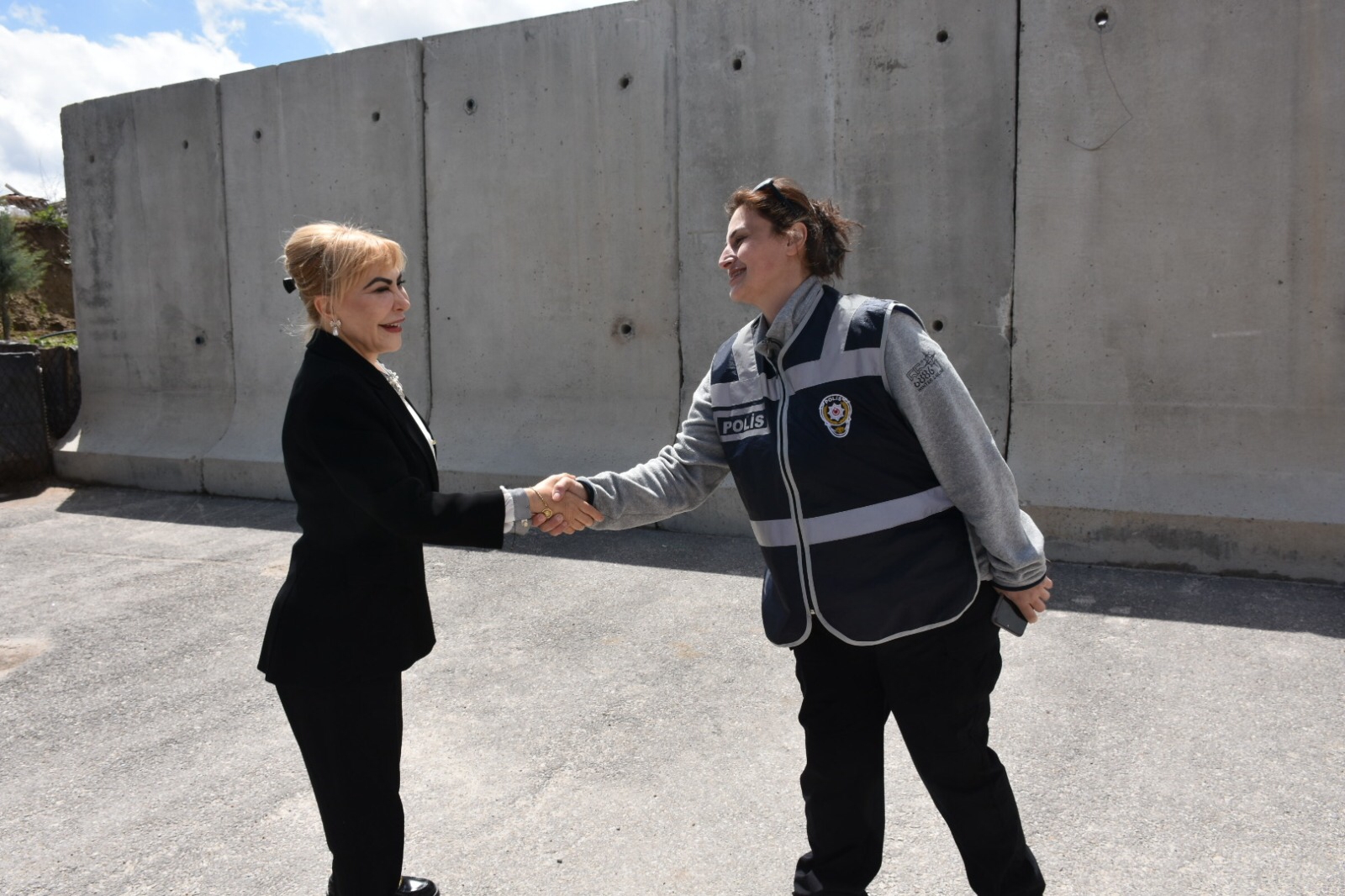 BAĞIMSIZ ADAY PROF. DR. AÇIK, ÇINARLARIMIZI UNUTMADI