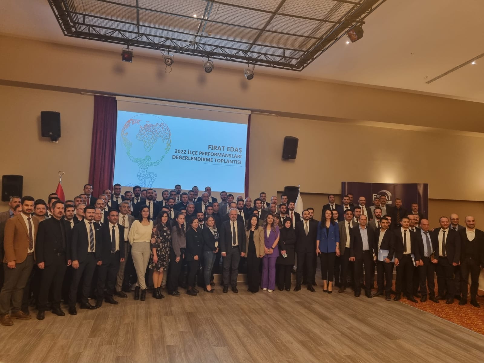 FIRAT EDAŞ, YAKLAŞIK 2 MİLYON ABONEYE HİZMET VEREN 104 SAHA ÇALIŞANINI ÖDÜLLENDİRDİ