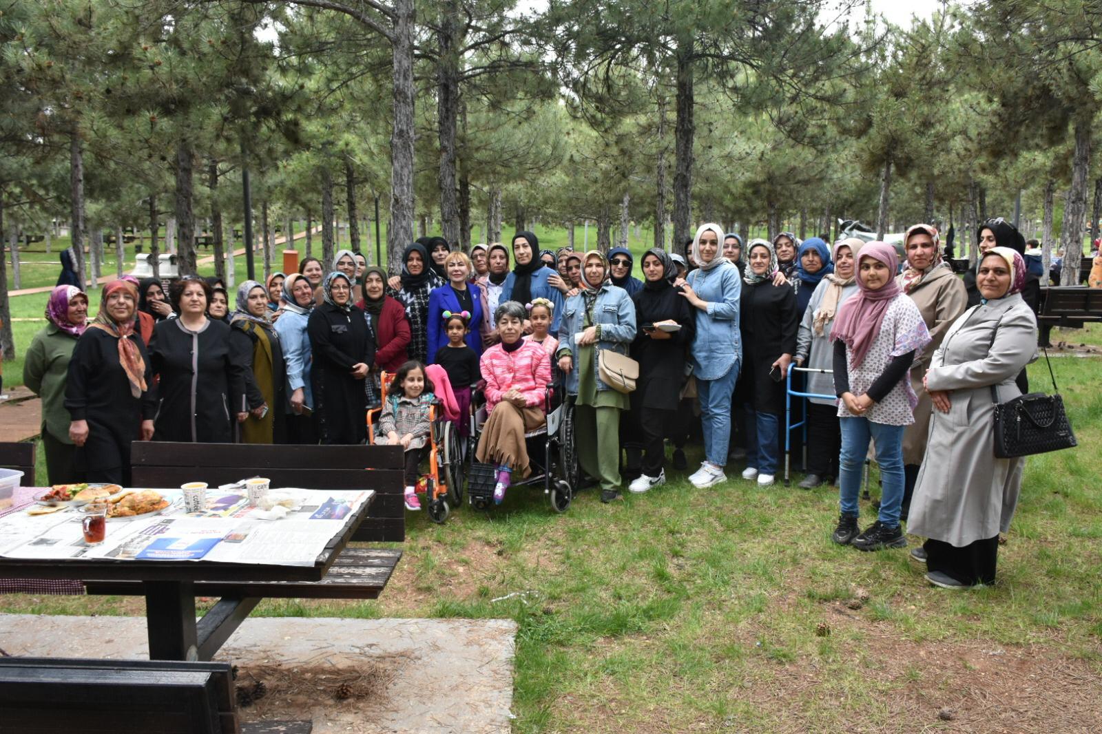 PROF. DR. YASEMİN AÇIK “BENİ ÖYLE BİR OYLA GÖNDERİNKİ ELAZIĞ’IN İSTEKLERİNE KİMSE SESSİZ KALAMASIN”