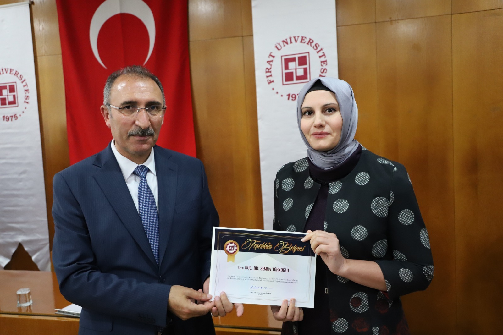 Başarılı Akademisyenler Ödüllendirildi