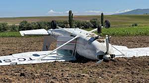 Aksaray’da eğitim uçağı düştü!