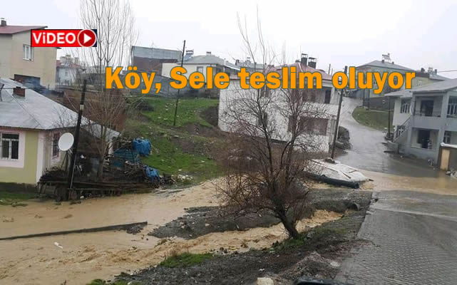 Mirahmet köyü sele teslim oluyor
