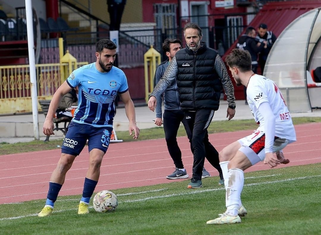 Elazığspor Burhan Arman ile anlaştı.