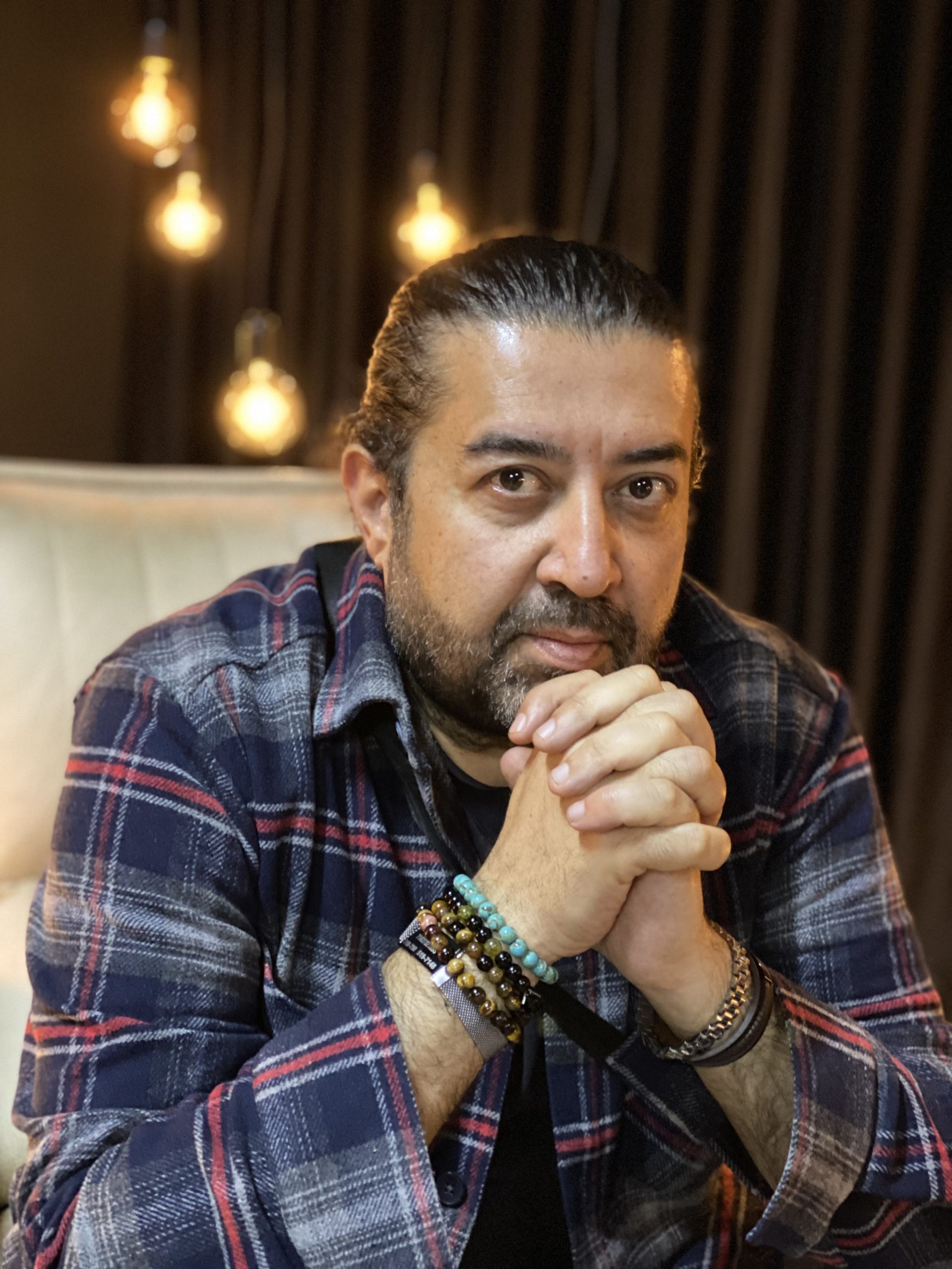 Suat Yanç: Magazin Gündemine Yeni Soluk Getirdik.