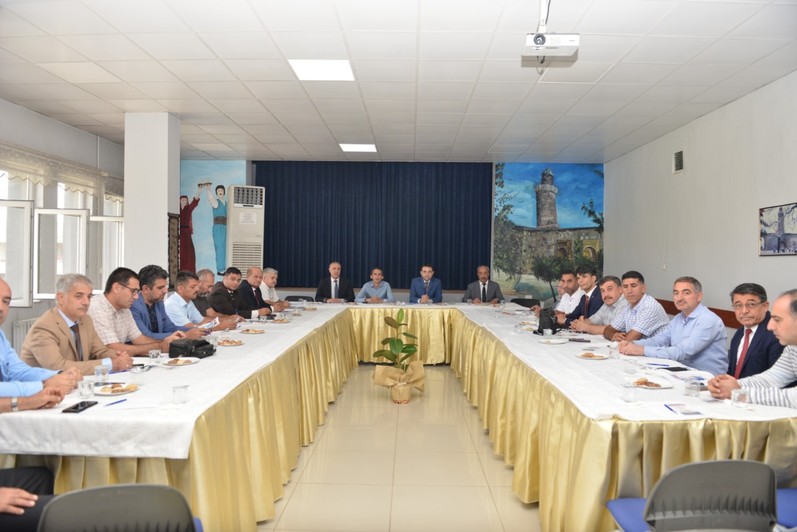 VALİ YARDIMCISI ALSANCAK BAŞKANLIĞINDA İL HAYAT BOYU ÖĞRENME KOMİSYON TOPLANTISI…