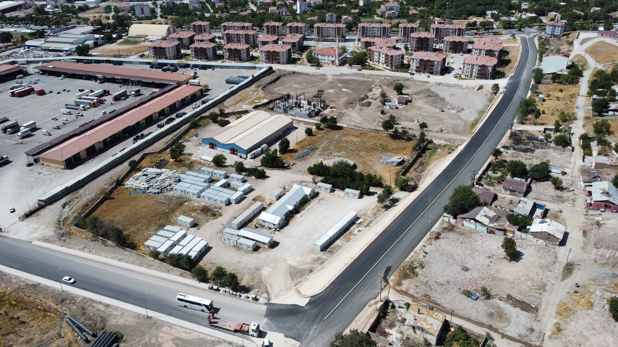 ELAZIĞ BELEDİYESİ, BEYYURDU YOLUNA SIFIR ASFALT SERİMİ GERÇEKLEŞTİRDİ