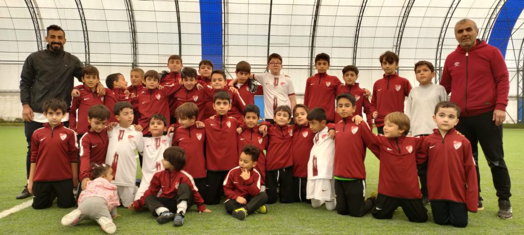 Elazığspor Futbol Okulu, geleceğin yıldızlarını yetiştirmek için çalışmalarına devam ediyor