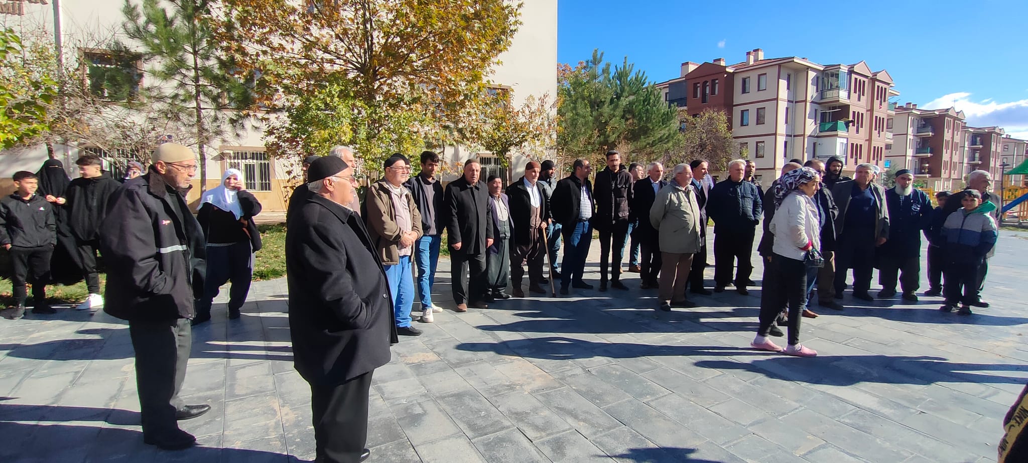 Elazığ karşıyaka  TOKİ’de ‘Koyun  Can Derdinde Kasap Et Derdinde