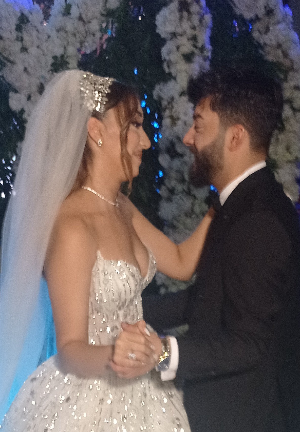 Kurtuluş Kuş, 10 Yıllık Sevgilisi Nezaket Şimşek ile dünyaevine girdi.