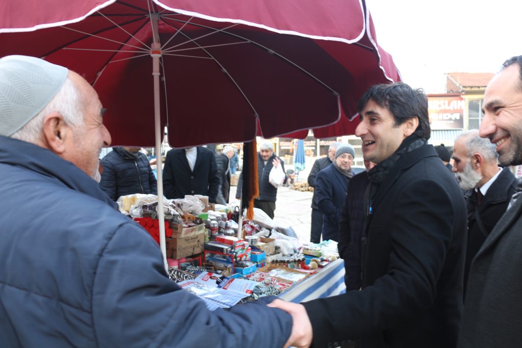 Saadet Partisi Elazığ Belediye Başkan Adayı Abdullah Akın Şıra Meydanı Esnafın sorunlarını Dinledi Ve Projelerini Anlattı