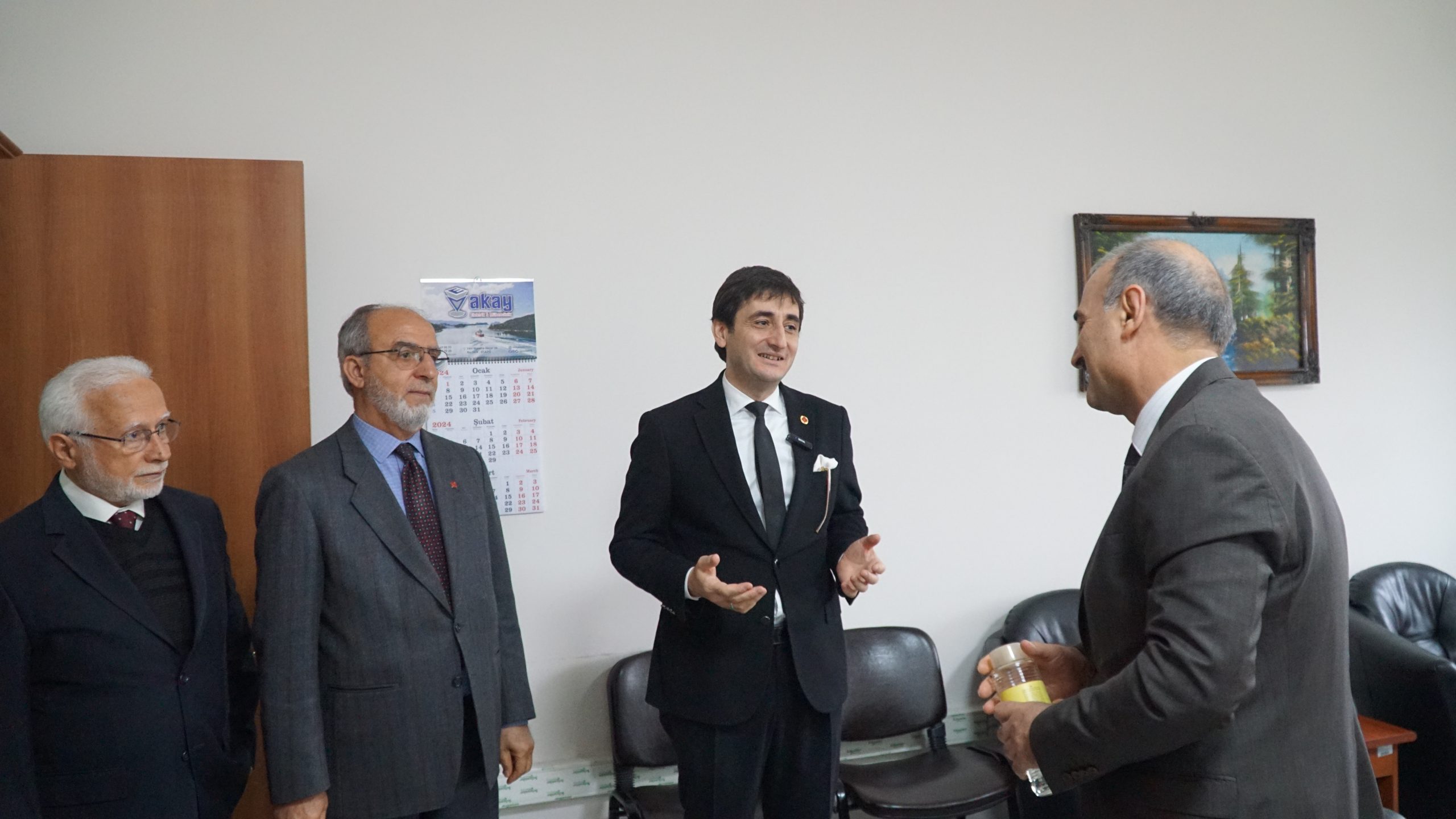 AKIN” PARTİCİLİĞİ BİR KENARA BIRAKIP ADAYIN LİYAKATİNE VE PROJELERİNE BAKMAK LAZIM”