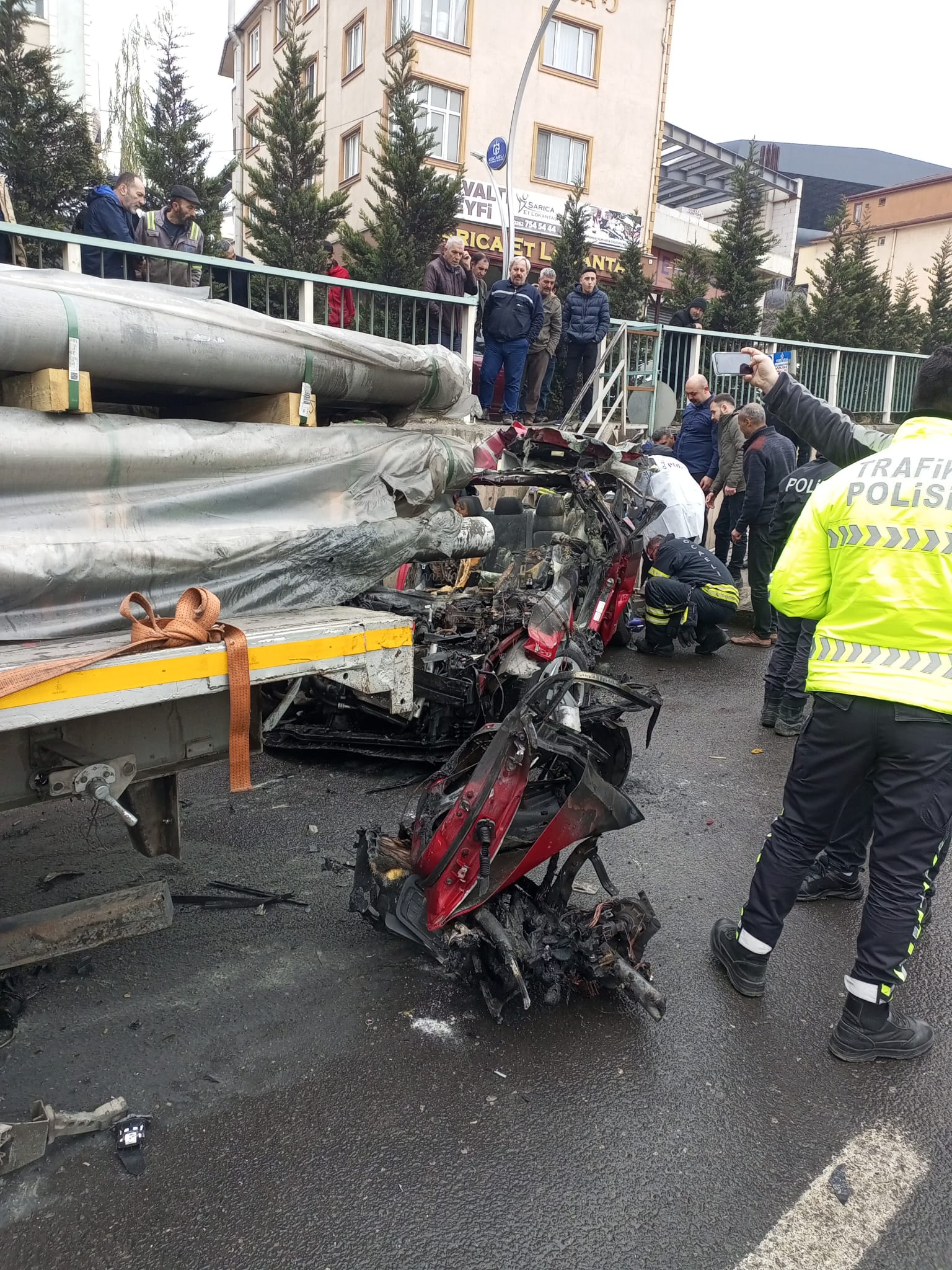 Kocaeli Dilova İstanbul istikametinde  ölümlü Trafik kazası
