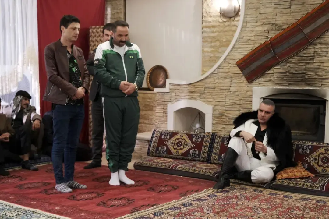 Berdan Mardini, yapımcı ve yönetmenliğini Bilal Kalyoncu’nun üstlendiği ‘Hep Yek Aşiret’ filmiyle izleyici karşısına çıkacak