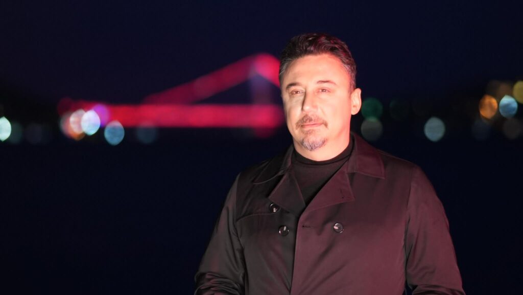 İş insanı Görgülü Akmerkez’den çıkarken görüntülendi