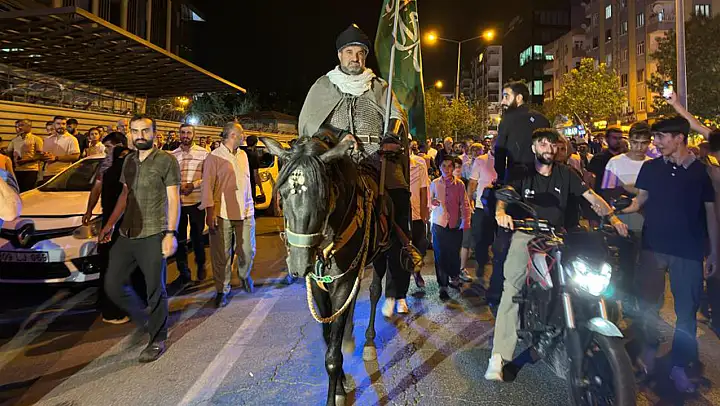 İsrail’i Protesto Sonrası Kahve Zincirine Taşlı Saldırı