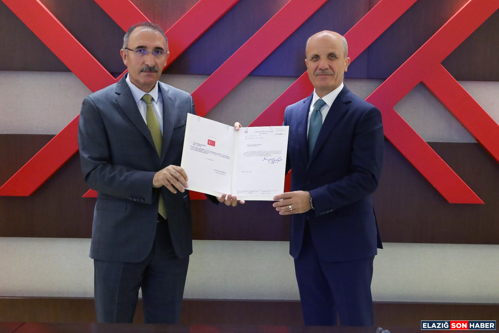 Fırat Üniversitesi Rektörü Prof. Dr. Göktaş, Mazbatasını YÖK Başkanından Aldı