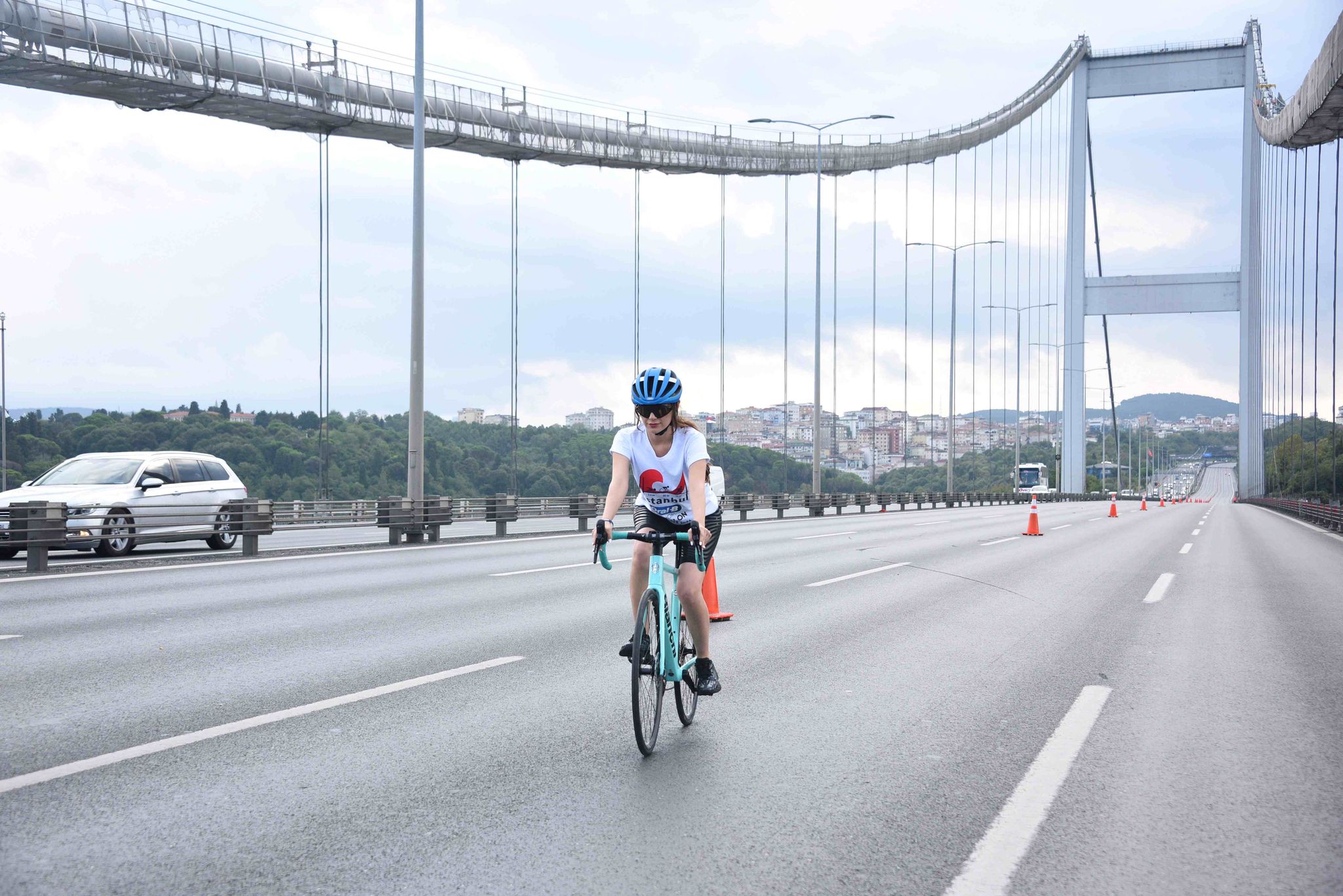 Yağmur Tanrusevsin Avrupa’dan Asya’ya Bisikleti Sürecek Geçti