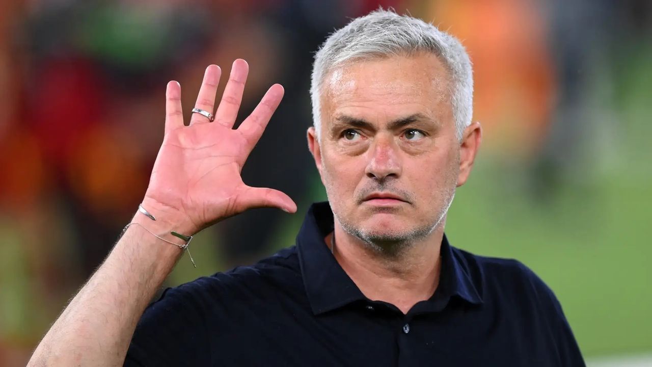 Mourinho Çalım Attı: Fenerbahçe Taraftarları Hayran Kaldı!