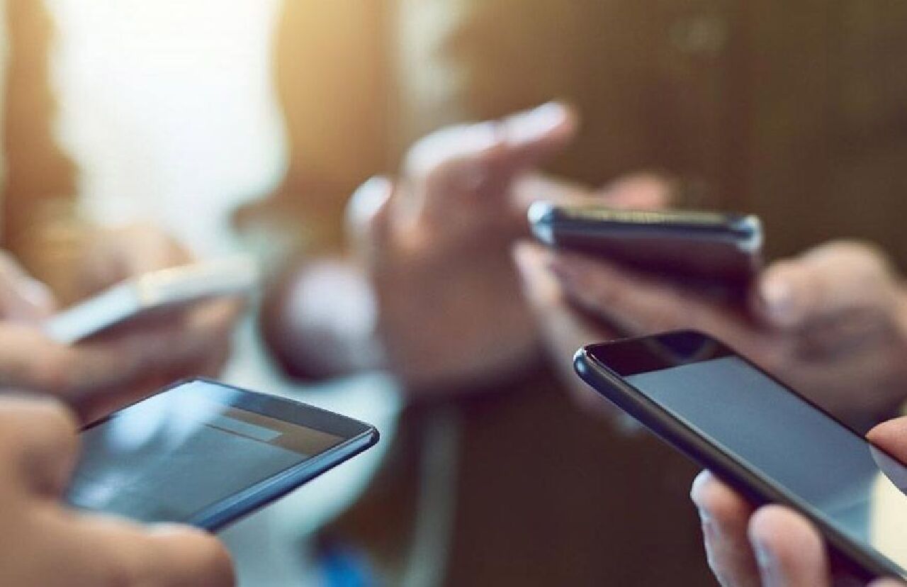 Uzun Süre Cep Telefonu Kullananlar Dikkat! 12 Yıl Sonra Korkunç Gerçek Ortaya Çıktı