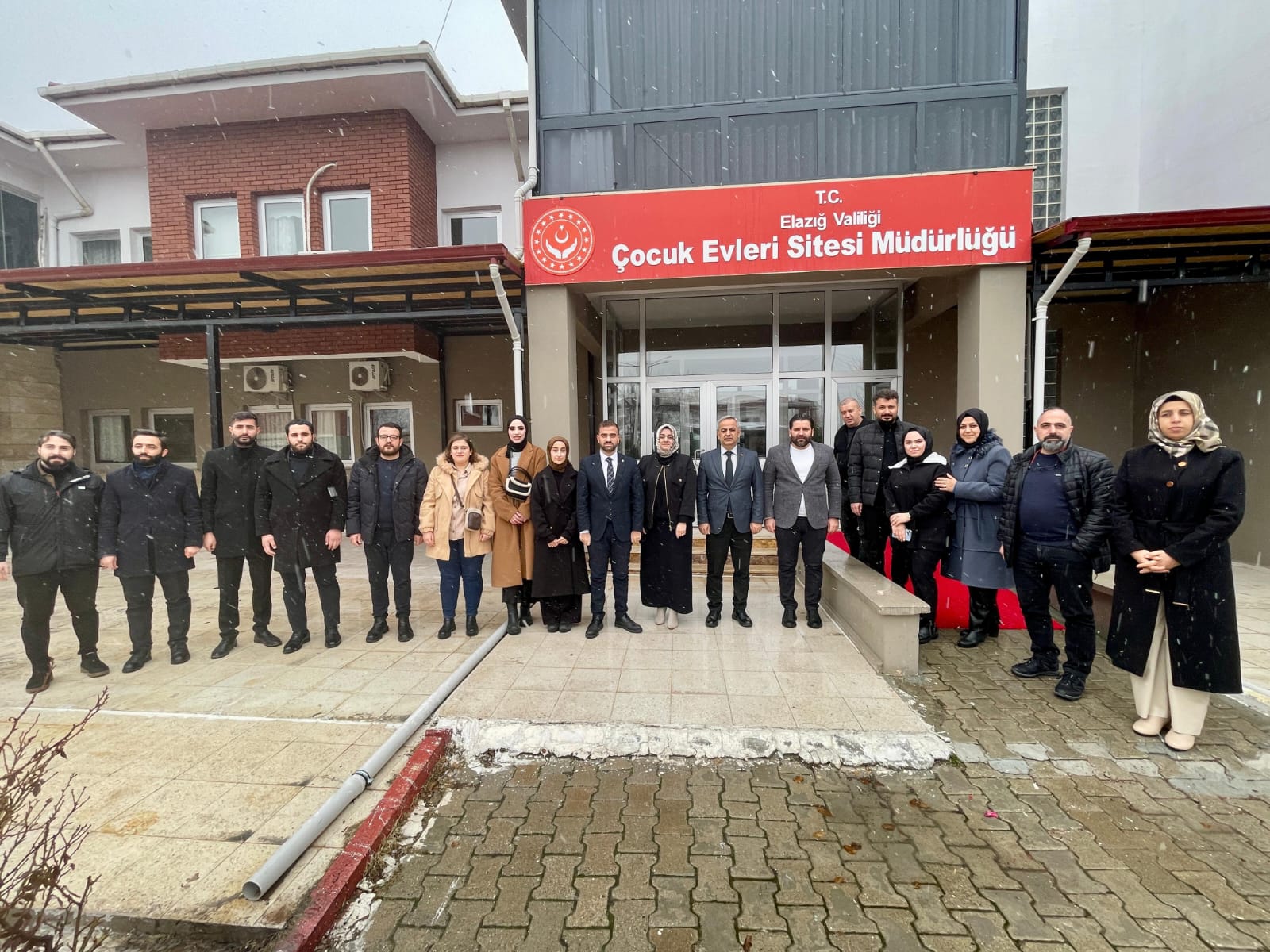 Elazığ AK Parti Kadın Kolları Çocukları Ve Yaşlıları Yalnız Bırakmadı