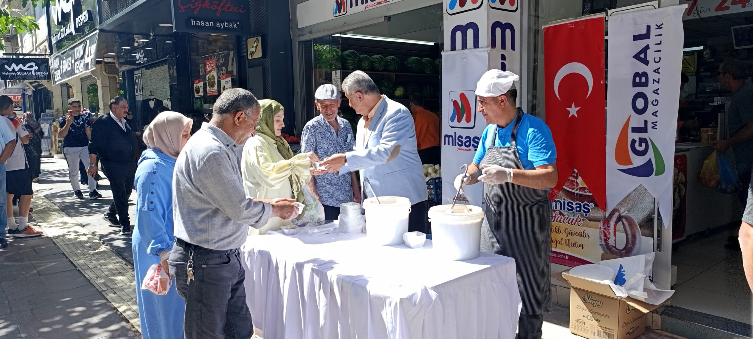 Mişaş Marketler Zinciri’nden Muharrem Ayı Dolayısıyla Aşure İkramı