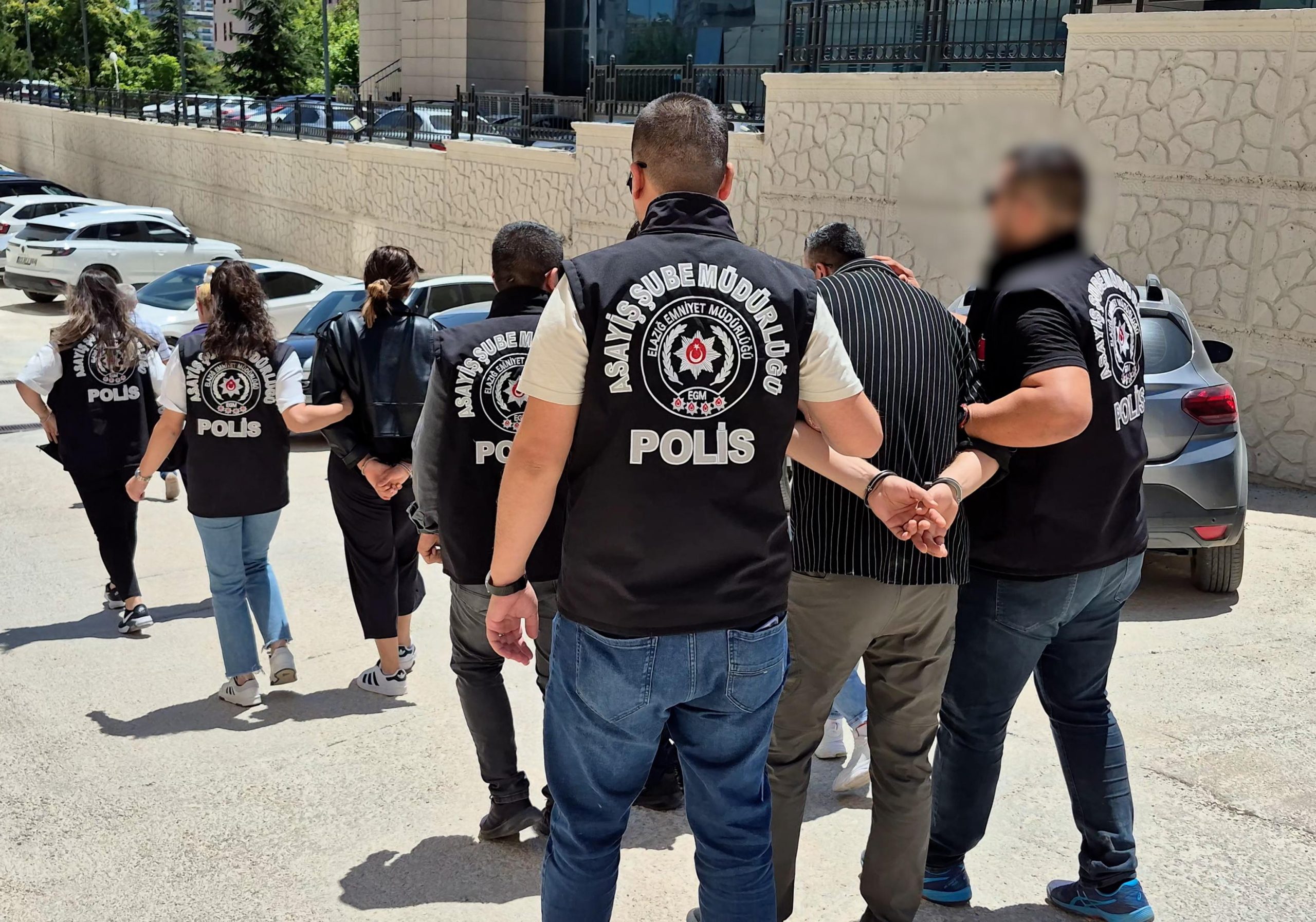 Elazığ’da Güzellik Salonuna Fuhuş Operasyonu: