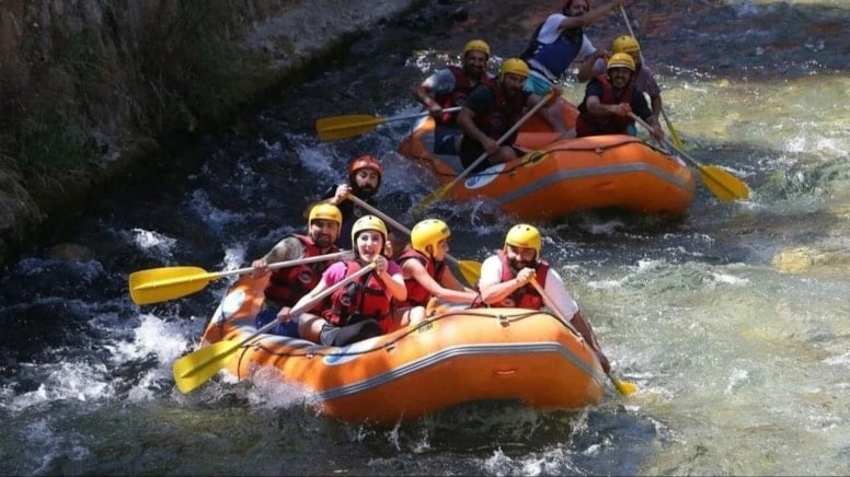 Raftingte sapık var