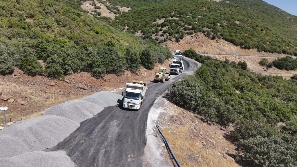 Elazığ Genelinde Asfalt Çalışmaları Planlandığı Şekilde Yürütülüyor