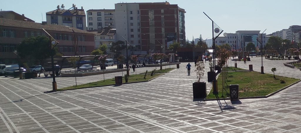 Elazığ’da Kavurucu Sıcaklık ve Su Kesintileri Hayatı Felç Etti