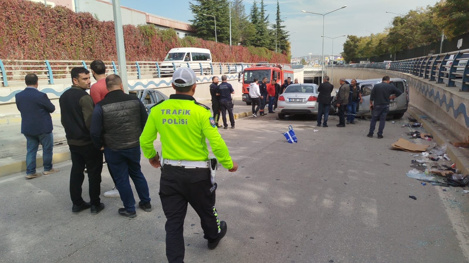 Elazığ Trafiğinde Felaket: Alt Geçitte 3 Araç Çarpıştı
