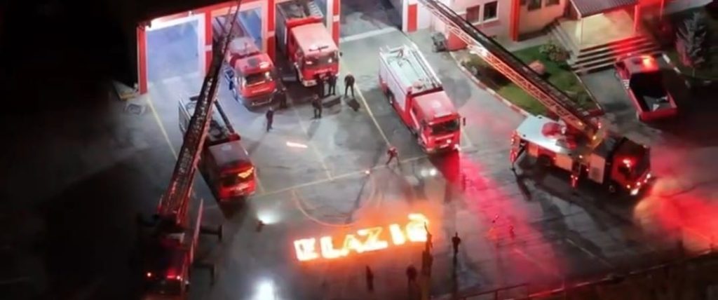 ELAZIĞ İTFAİYESİNDEN CUMHURİYET’E YAKIŞIR GÖSTERİ!