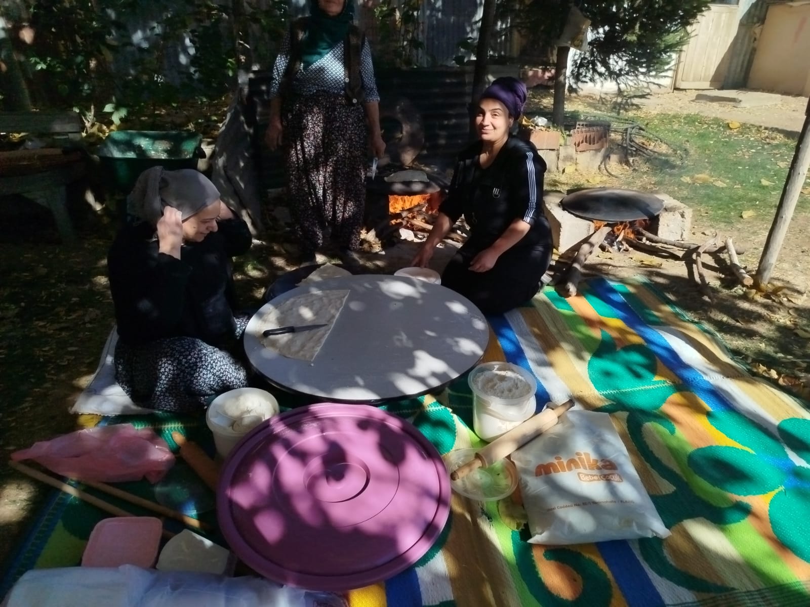 Ateşin Ruhuyla, Emekle Yoğrulan Lezzet: Gezinli Kadınların Yüzyıllık Geleneği