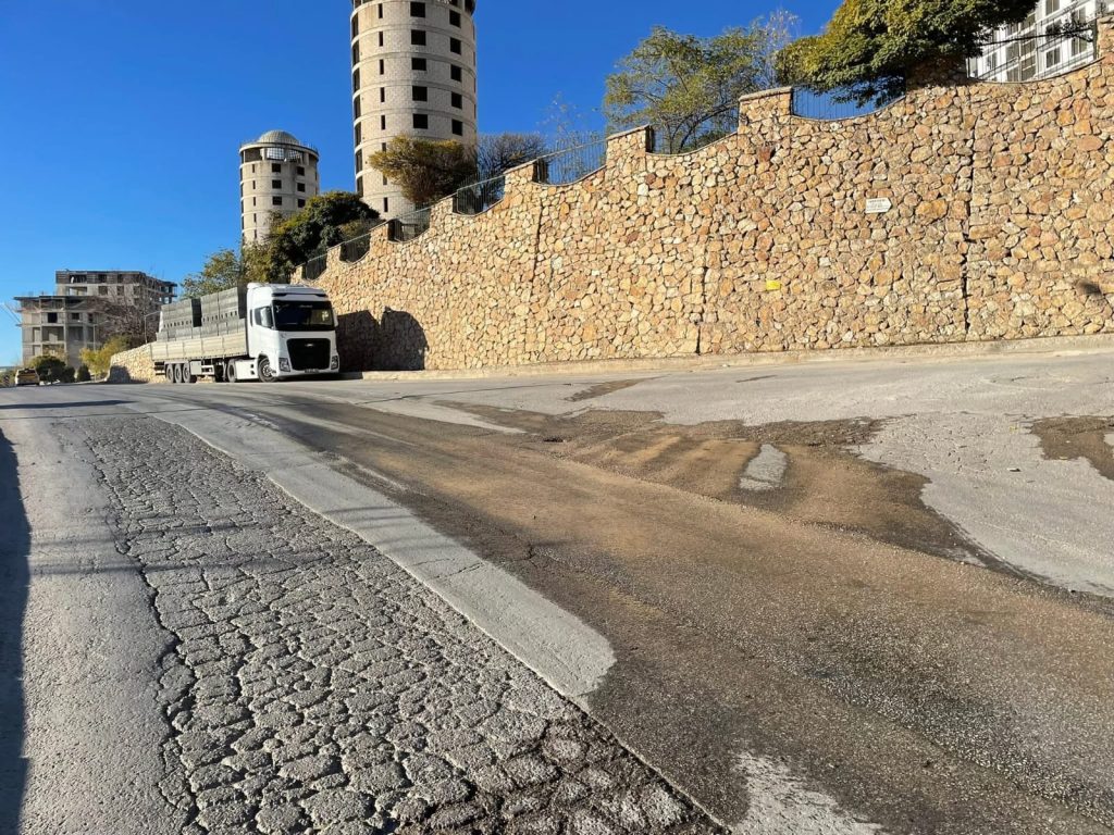 ELAZIĞ’IN GÖBEĞİNDE 25 GÜNDÜR SU İSRAFI!