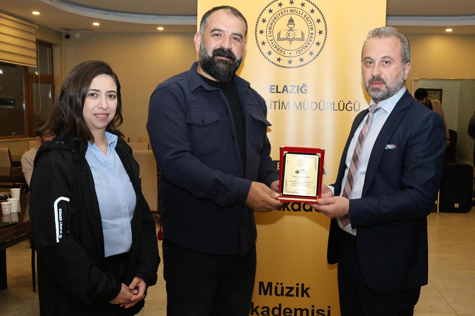 Elazığ’da Müzik ve Kültür Buluştu: Aygün Çam’dan “Aşıklık Geleneği”ne Dair Unutulmaz Bir Akşam