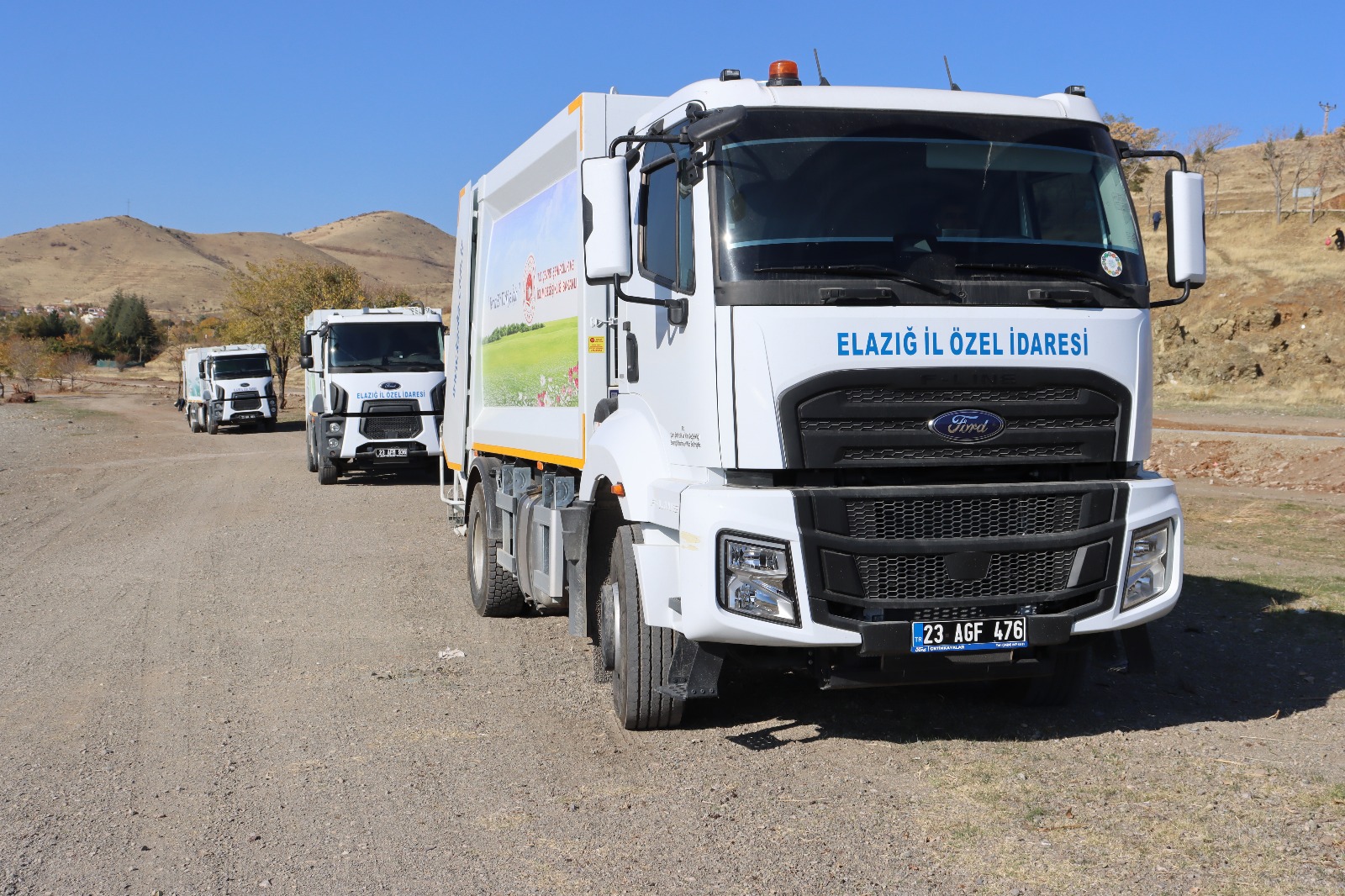 Hazar Gölü’nde Temizlik Çalışmaları Aralıksız Sürüyor