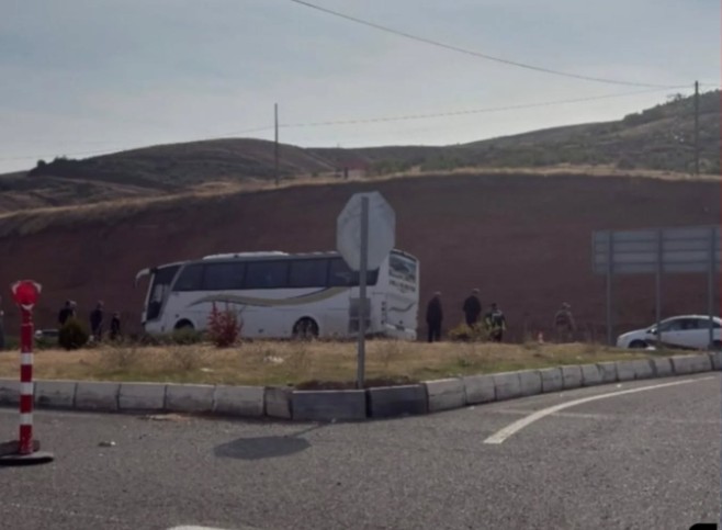 Belediye Otobüsü Kaza Yaptı