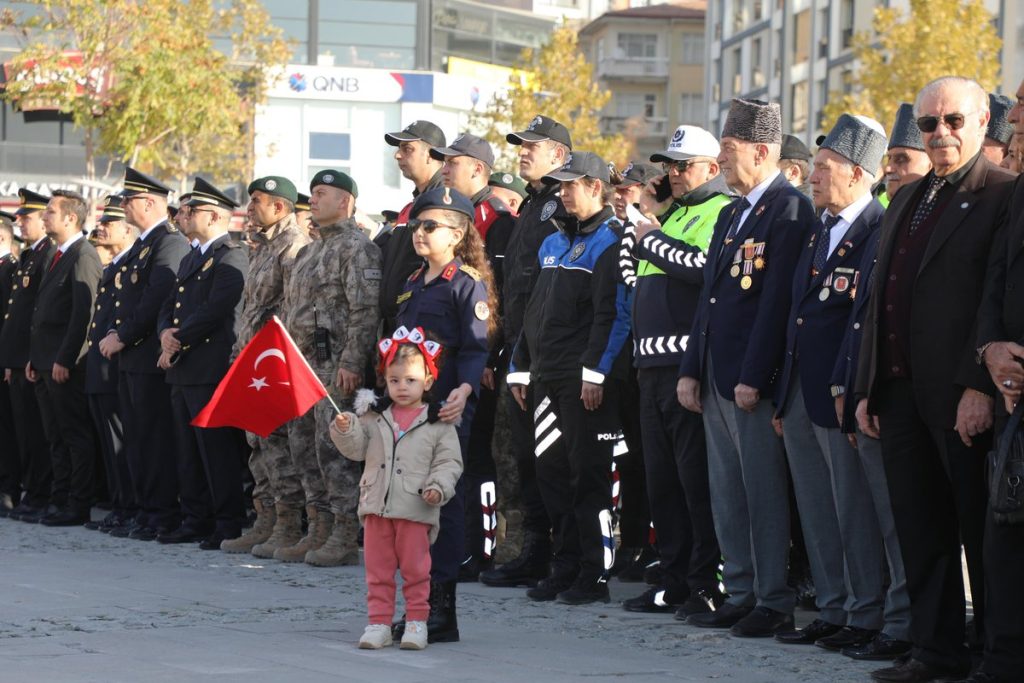 ELAZIĞ’DA 10 KASIM ANMA TÖRENİ DÜZENLENDİ