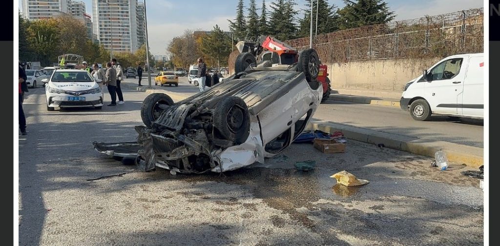 Otomobil Karşı Şeride Geçerek Ters Döndü: 2 Yaralı