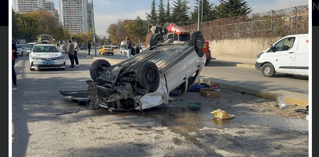 Otomobil Karşı Şeride Geçerek Ters Döndü: 2 Yaralı