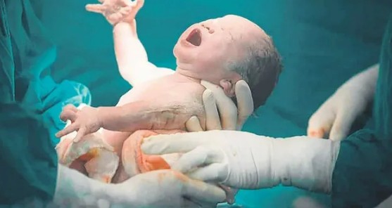 TÜRKİYE’NİN NÜFUS ALARMI: DOĞUMLAR DÜŞÜYOR, ÖLÜMLER ARTIYOR!