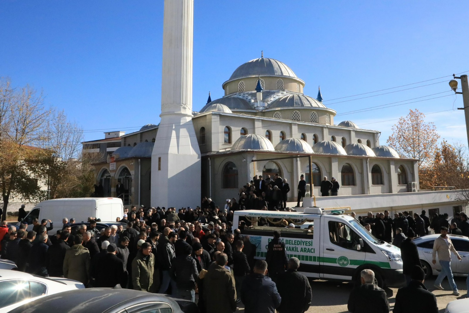 ELAZIĞ BELEDİYESİ TEMİZLİK İŞLERİ PERSONELİ BAYRAM KODAT SON YOLCULUĞUNA UĞURLANDI