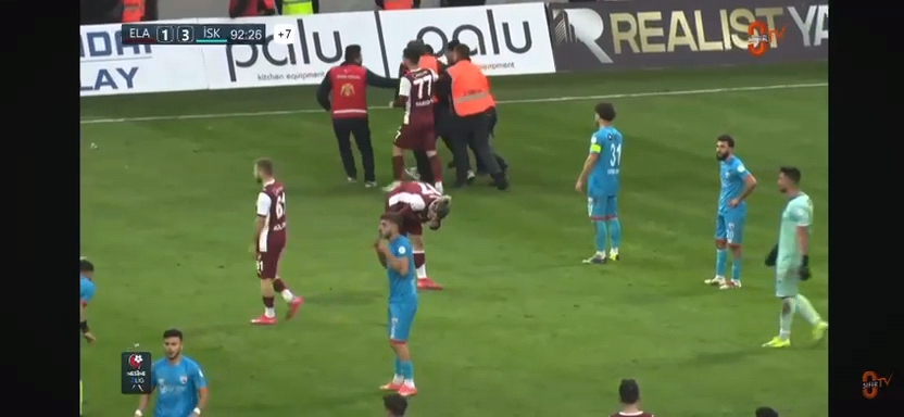 10 KİŞİLİK RAKİP KARŞISINDA SKANDAL MAĞLUBİYET: ELAZIĞSPOR’A TRİBÜN İSYANI