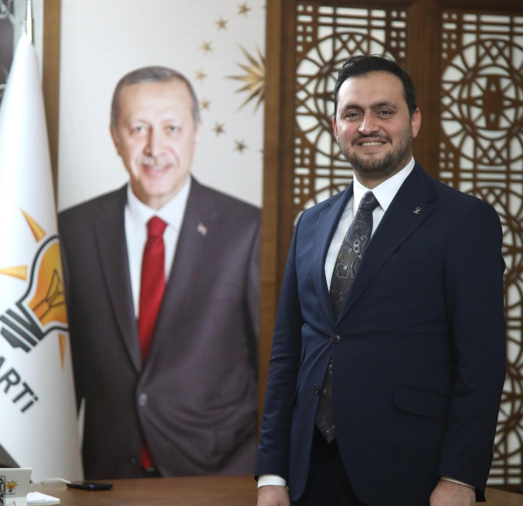 AK PARTİ ELÂZIĞ İL BAŞKANI SELMANOĞLU: “BU KUTLU GECE KARDEŞLİĞİMİZİ VE MANEVİ DİRİLİŞİMİZİ GÜÇLENDİRSİN”