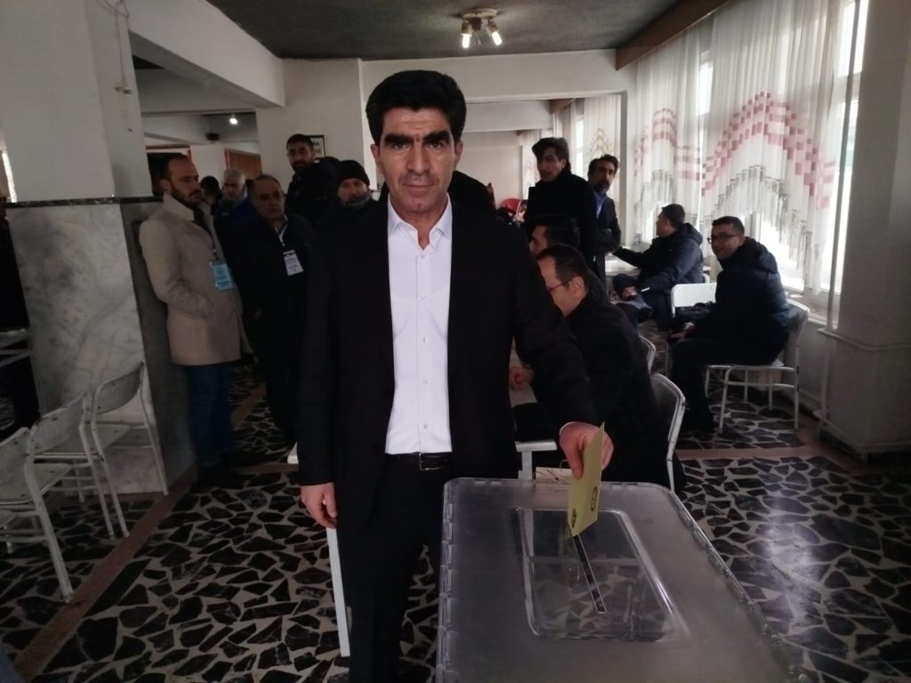 Evsen, Güven Tazeledi 