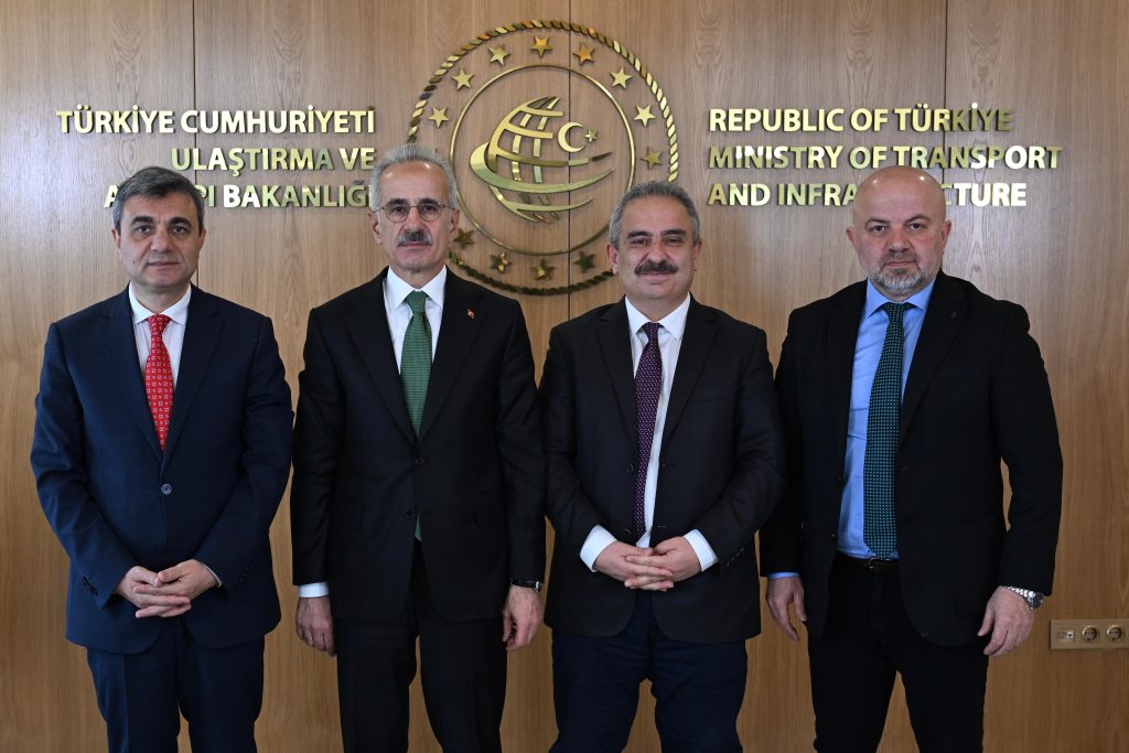 BAKAN URALOĞLU: PERTEK KÖPRÜSÜ’NÜN PROJESİNİ BU YIL TAMAMLAMAYI PLANLIYORUZ